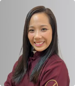 Lívia Murata, profissional da LYS Odontologia
